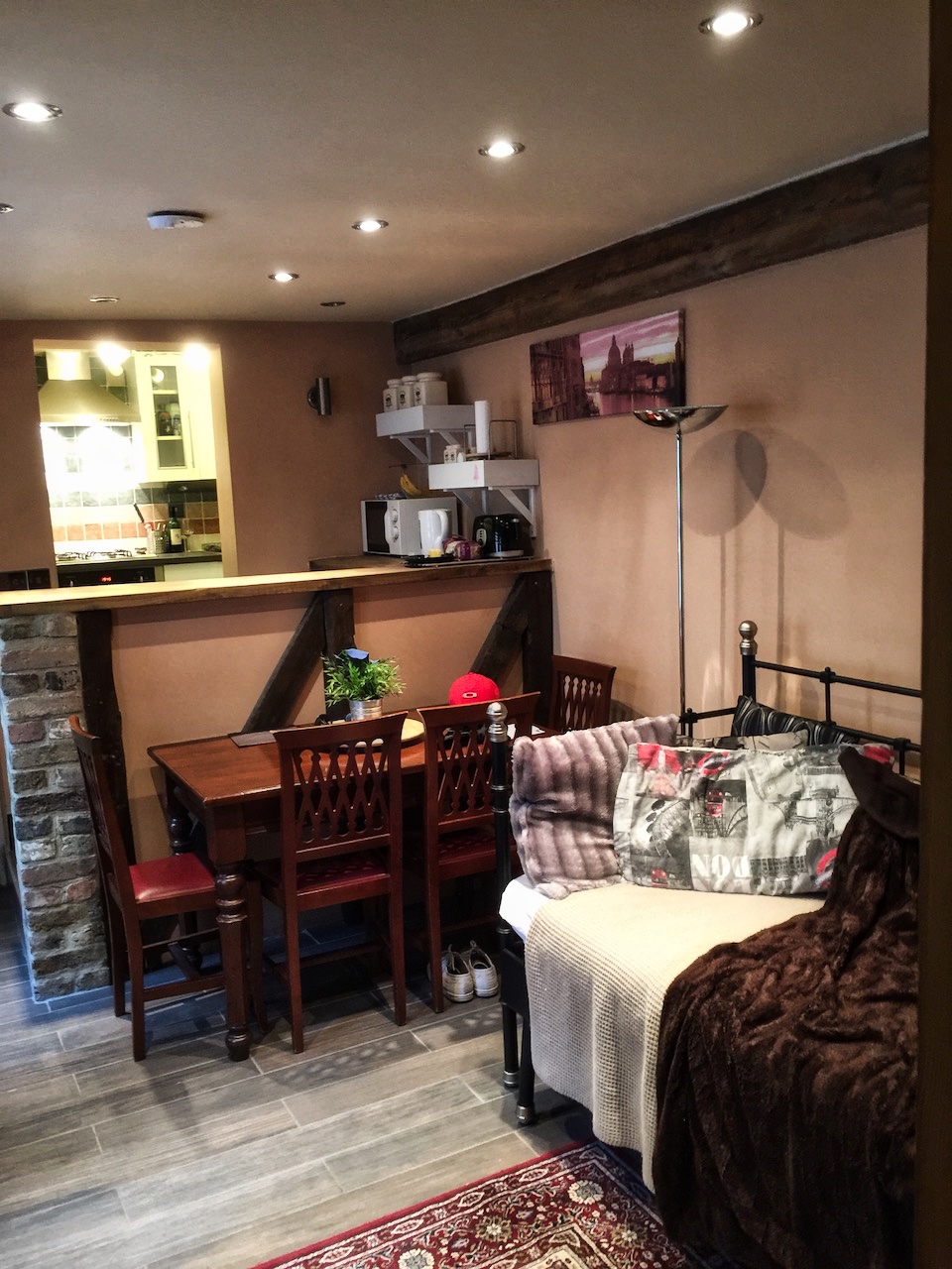 Another view back towards the kitchen